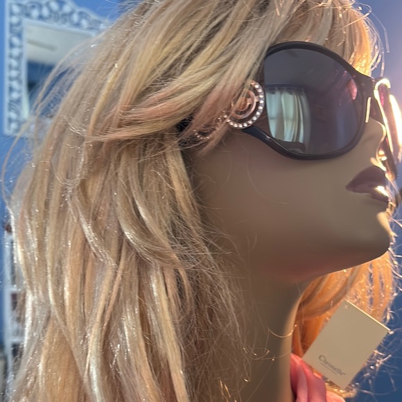 Black Oversized Sunglasses with Gradient Lenses